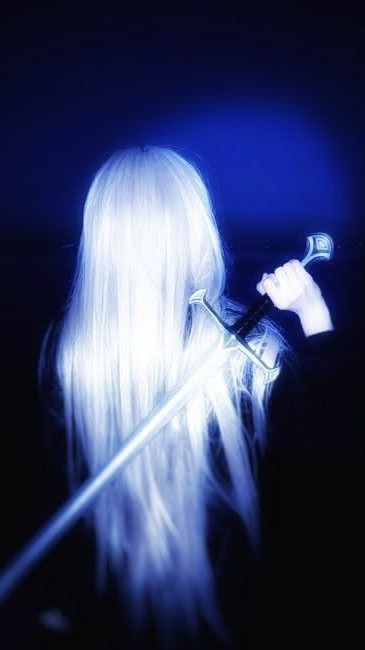 ♫ Vibe ♫: OFFL1NX, Madishu - Poison In My Veins